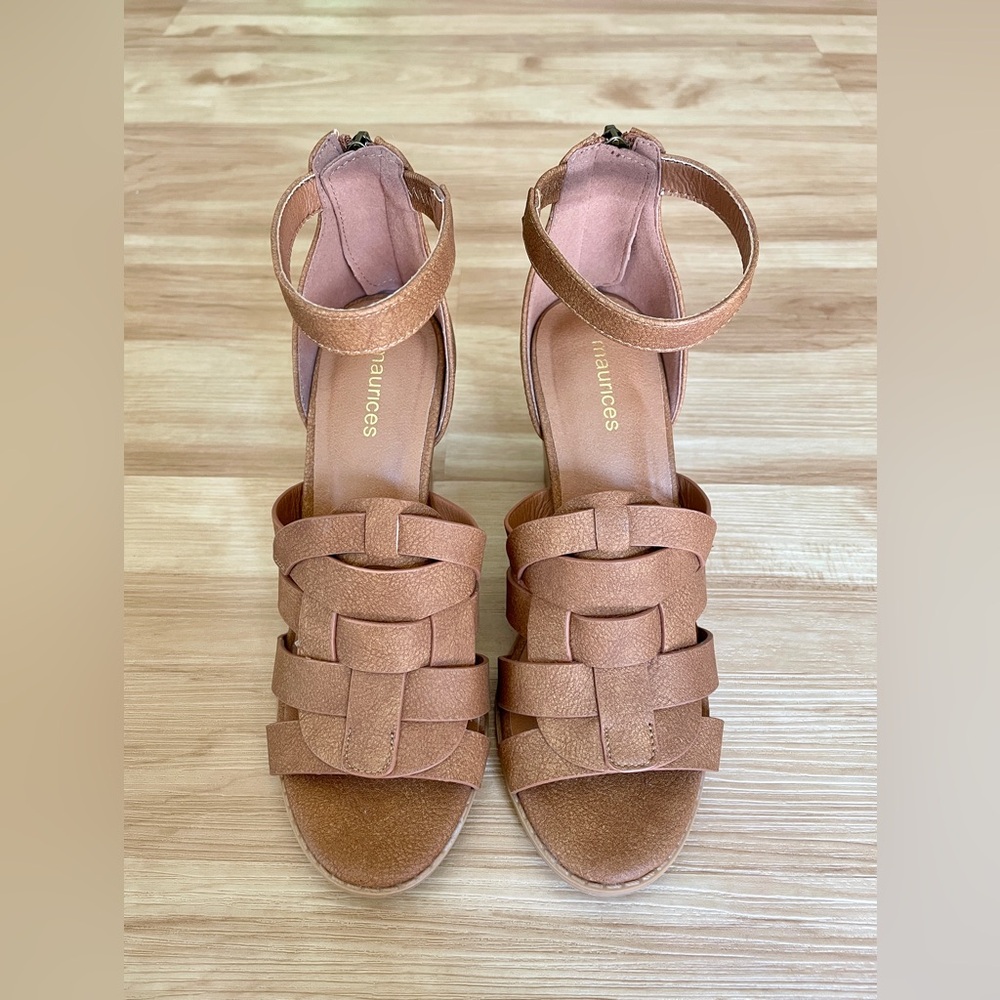 Maurices Women’s Brown Brandy Medallion Block Heel Sandal Dress Shoes Sz 6.5